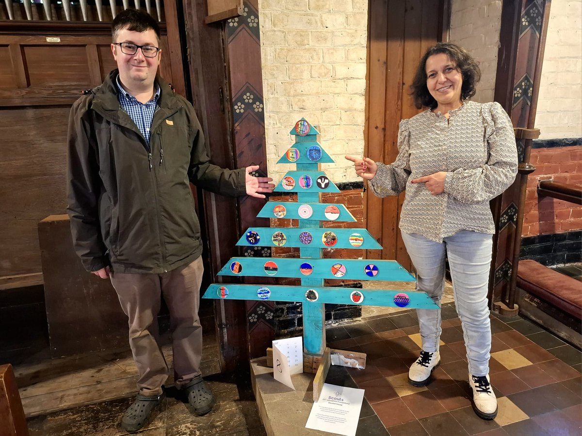 michaelpearcehp's tweet photo. With Chattenden Parish Councillor Fatima Mitchell yesterday for the first day of the Christmas Tree Festival (with a difference) at St. Philip and St. James Church in Upnor.
#Upnor #HooPeninsula #Rochester #Kent https://t.co/oahqlaDjPj