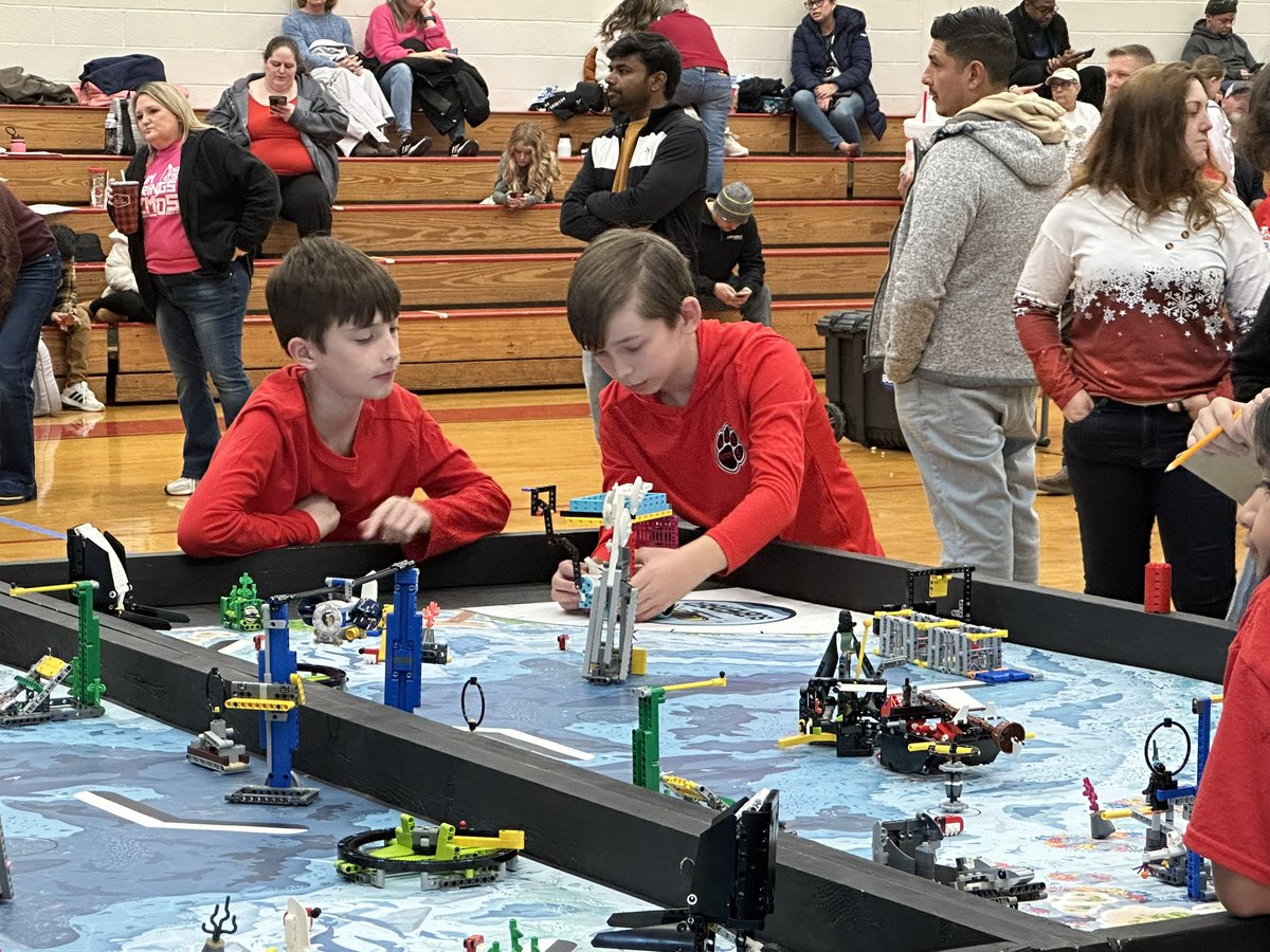 troy_tjohnson's tweet photo. Love seeing our kids in action! Our NJES students are passionate about FIRST Lego League robotics! #growingtogetheratnjes https://t.co/FHg0OQICiQ