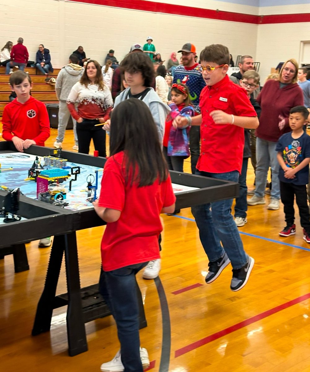 troy_tjohnson's tweet photo. Love seeing our kids in action! Our NJES students are passionate about FIRST Lego League robotics! #growingtogetheratnjes https://t.co/FHg0OQICiQ