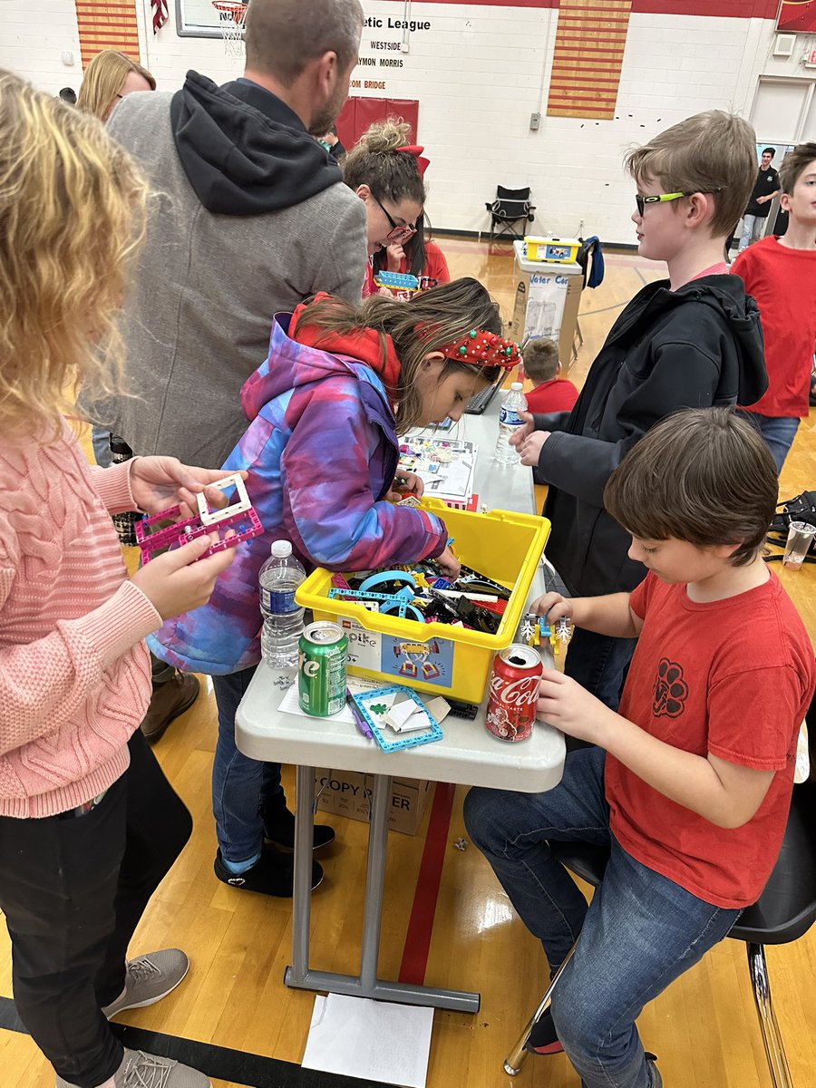 troy_tjohnson's tweet photo. Love seeing our kids in action! Our NJES students are passionate about FIRST Lego League robotics! #growingtogetheratnjes https://t.co/FHg0OQICiQ