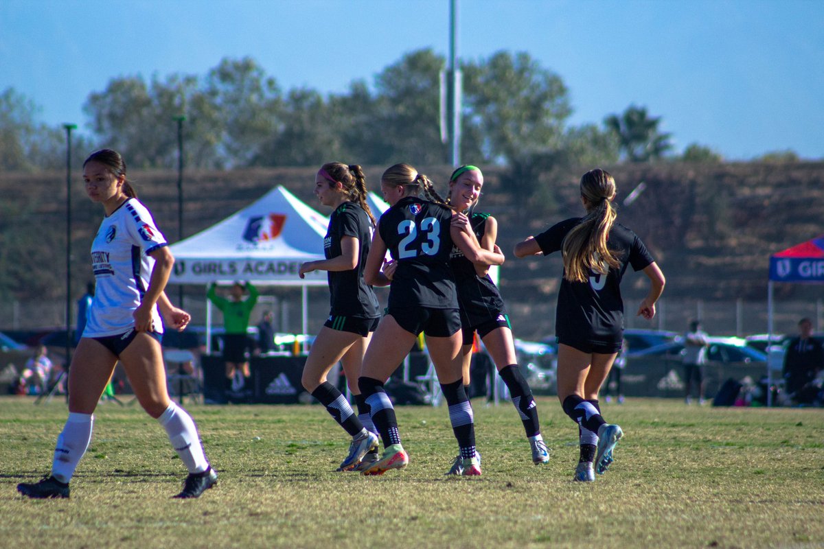 RNYFC_GA's tweet photo. Halfway through the showcase with a 5-0 record and 16 goals! #rnyfcga #soccer #girlsacademy #tournament #ToDreamIsToDo https://t.co/n5rmbVI42U
