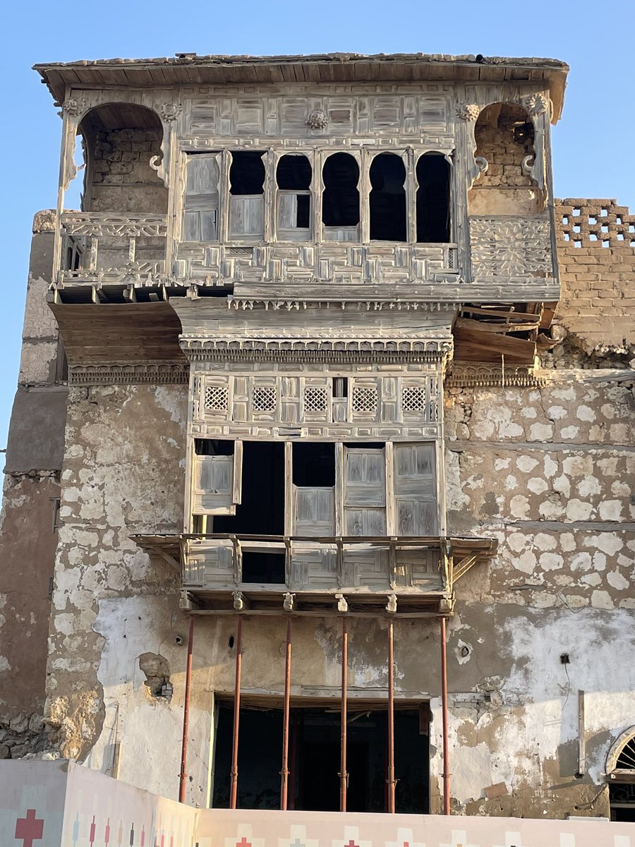 swingiton's tweet photo. Discovering never ends 💙♾️
#moonchaser #bebrave #gracias #siempre #always #rebirth #nevergiveup #nofear #conunasonrisaenelalma #heritage #Yanbu https://t.co/thqhymw1PX