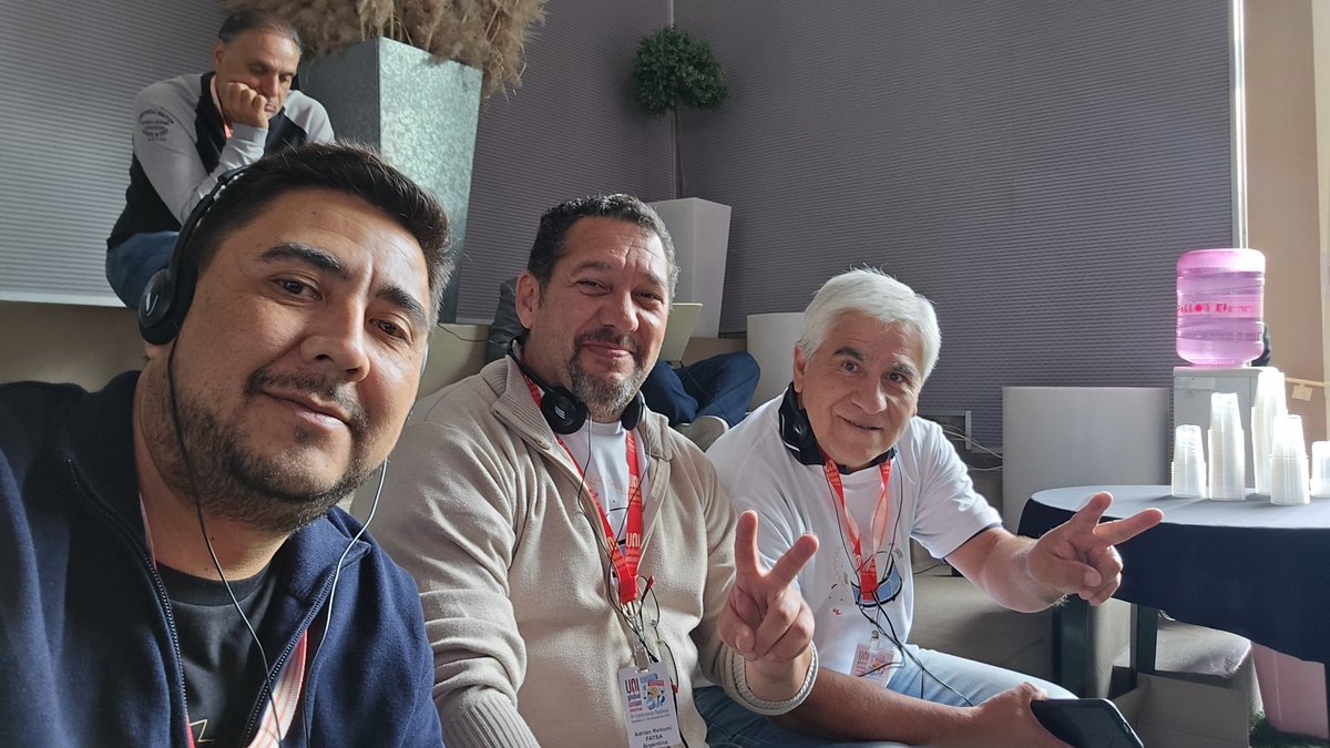 ricarhlopez's tweet photo. Participando del cierre del 6ª Conferencia Regional UNI Américas @uniamericas con el cro de la filial @sanidadChaco sec gral @adrianbellomi y con el sec gral de corrientes el cro. Guido Tello, integrantes del Consejo de @SanidadArg
#SolidaridadEnAccion #esperanzacolectiva https://t.co/lWy0tiiSXt