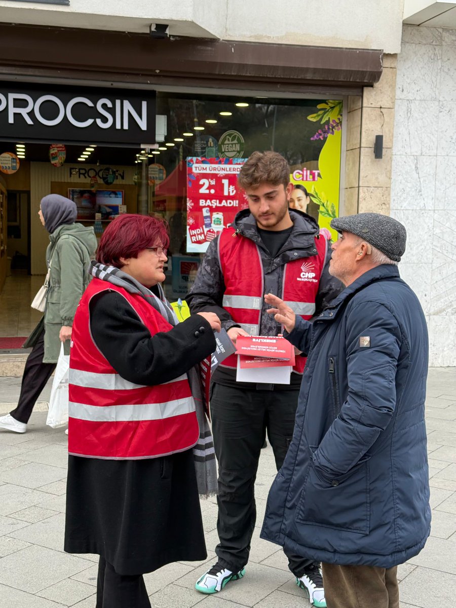 alinacicobanog's tweet photo. Bugün Camlı Köşk önünde Selçuklu Kadın Kolları Başkanımız Refiye ÖZÇELEBİ ve yönetim kurulu , Selçuklu Gençlik Kolları Başkanımız Oğulcan Aydınoğlu ve yönetim kurulu ile birlikte ilçe yönetim kurulu üyelerimizle emeklilerimiz ve  asgari ücretle çalışan vatandaşlarımız için https://t.co/RKgvDmTl4R