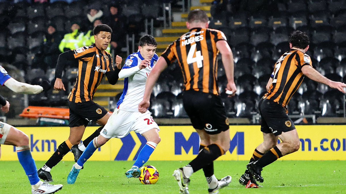 Owenbeck02's tweet photo. Big 3 points in difficult conditions, lads were class💪 https://t.co/aJPRjfOLAC
