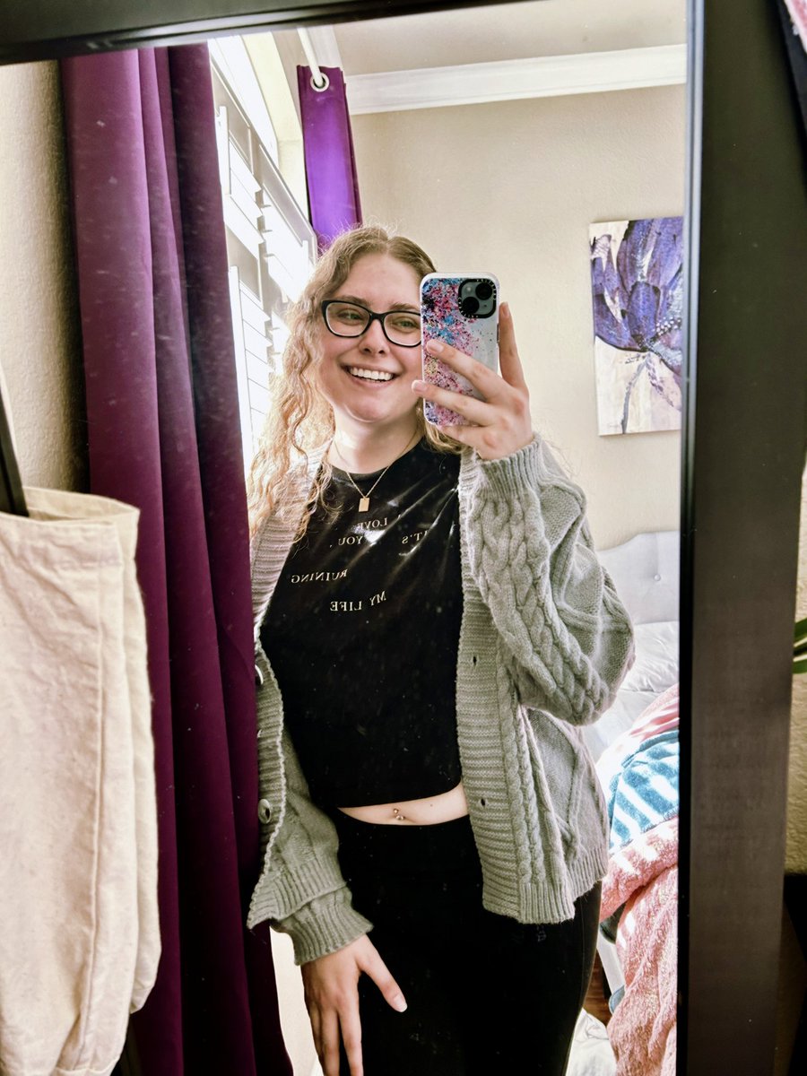 taylorisdownbad's tweet photo. - dirty mirror selfie ✅
- ttpd baby tee & cardigan ✅
- ongoing state of denial that the eras tour actually ends tomorrow ✅
#TSTheHolidayCollection #TSTheErasTour @taylornation13 🤍 https://t.co/Pd0kgTvuue