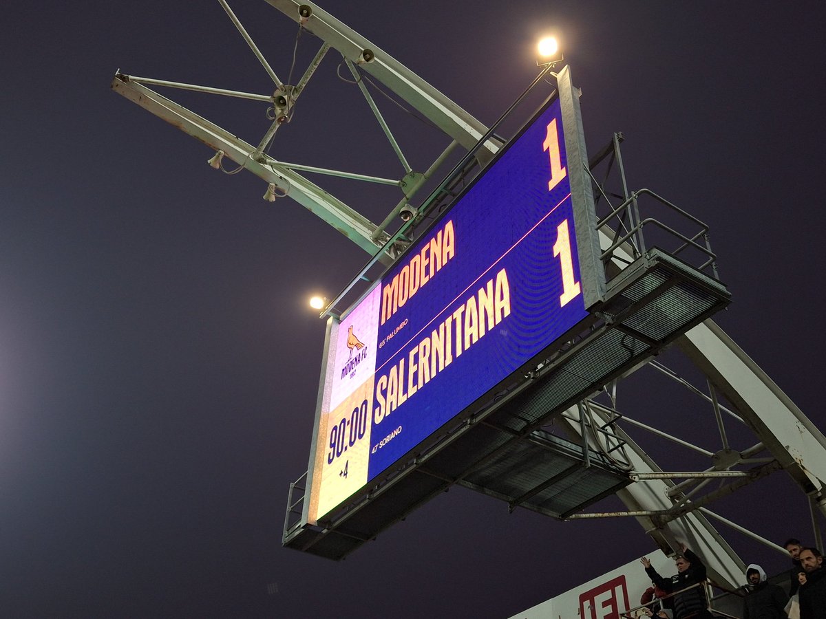 dvdfrs95SA's tweet photo. Uno dei miei rarissimi punti in Serie B

#Salernitana https://t.co/JqJ6XOvUYV