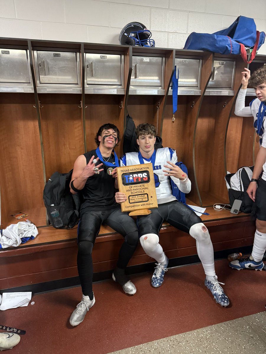 4 peattt💍💍💍💍

<a href="/DCSChargers/">Dallas Christian</a> <a href="/LukeCarneyQB/">Luke Carney</a>