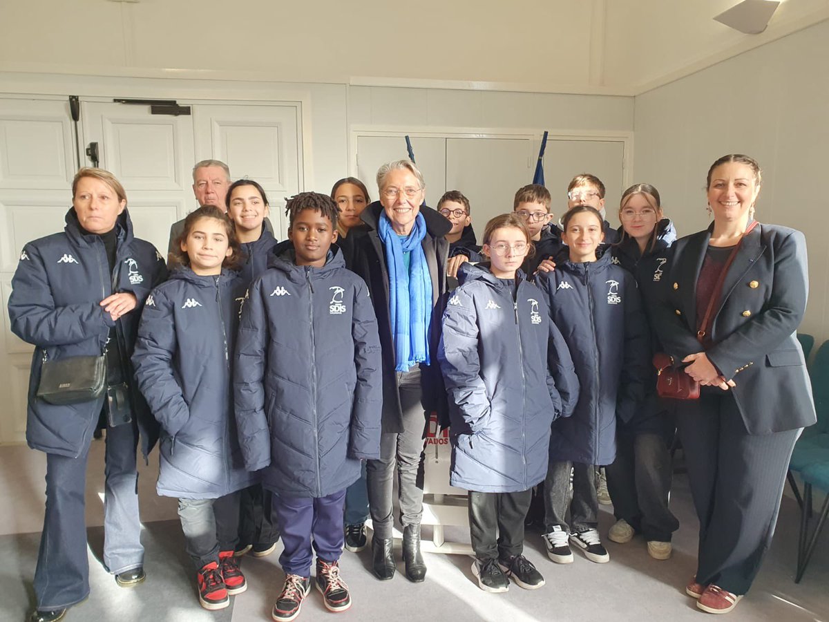 DSDEN 14 (@dsden14) on Twitter photo #SainteBarbe2024
Participation remarquée des jeunes cadets de la sécurité civile #clgHawking <a href="/ac_normandie/">Académie de Normandie</a> <a href="/CalvadosDep/">( parti sur Bluesky) Calvados Département🍏🌊</a> à cette cérémonie #CondeEnNormandie 
👏🏼👏🏼 à nos Cadets vaillants dans la tempête 💨!
🙏🏼 <a href="/SDIS14/">SDIS 14</a> pour ce magnifique partenariat 🚒 #SainteBarbe2024
Participation remarquée des jeunes cadets de la sécurité civile #clgHawking <a href="/ac_normandie/">Académie de Normandie</a> <a href="/CalvadosDep/">( parti sur Bluesky) Calvados Département🍏🌊</a> à cette cérémonie #CondeEnNormandie 
👏🏼👏🏼 à nos Cadets vaillants dans la tempête 💨!
🙏🏼 <a href="/SDIS14/">SDIS 14</a> pour ce magnifique partenariat 🚒