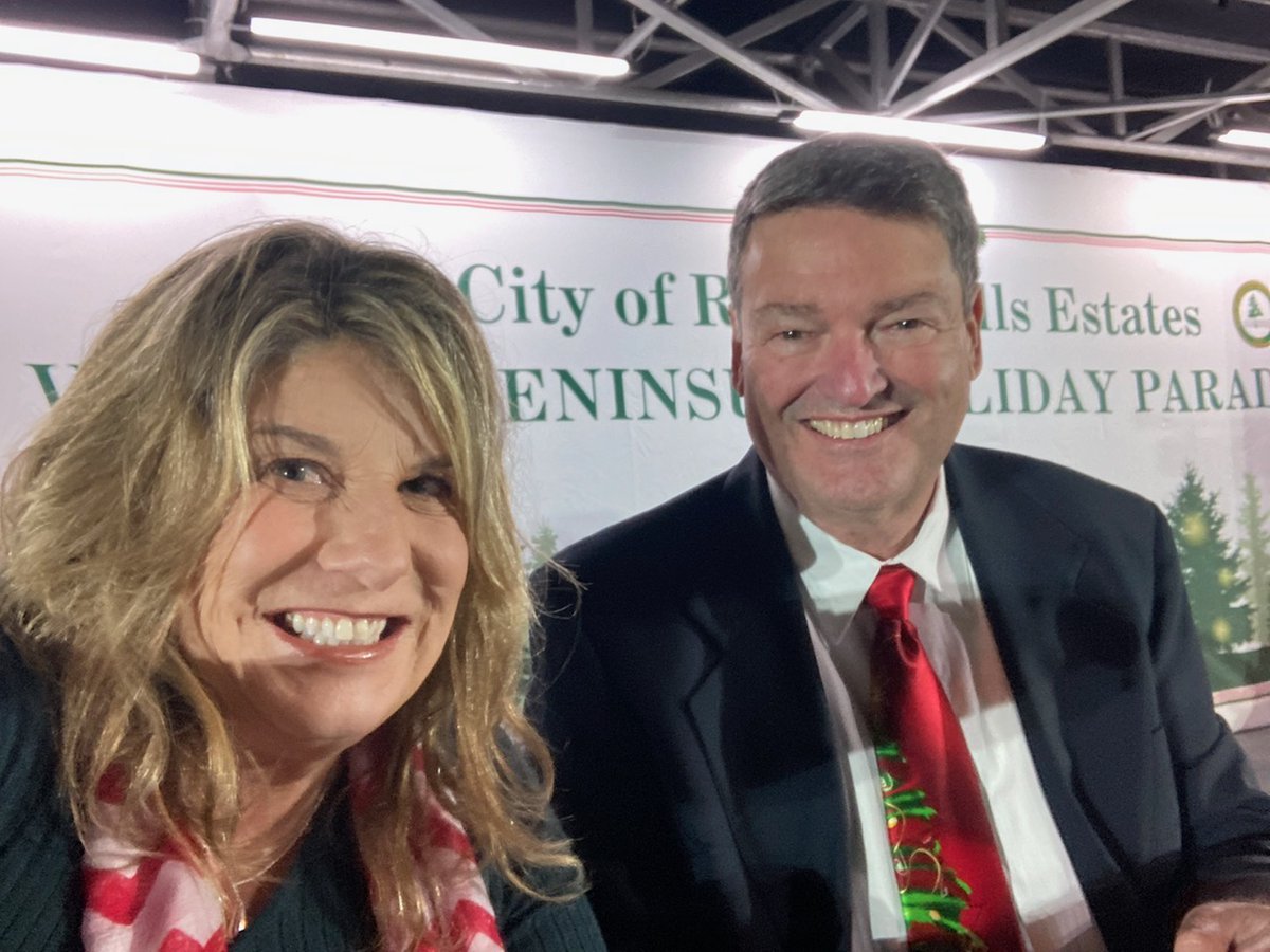 boathousemike's tweet photo. Excited to share that media personality Mike Whitehead will be hosting the Palos Verdes Peninsula Holiday Parade once again, alongside his wonderful co-host Brenda Barnes!
Saturday, Dec. 7, at 6 PM, &amp; the parade will also be televised on Cox Channel 35 in the Los Angeles area. https://t.co/6ZJNi0NFuq