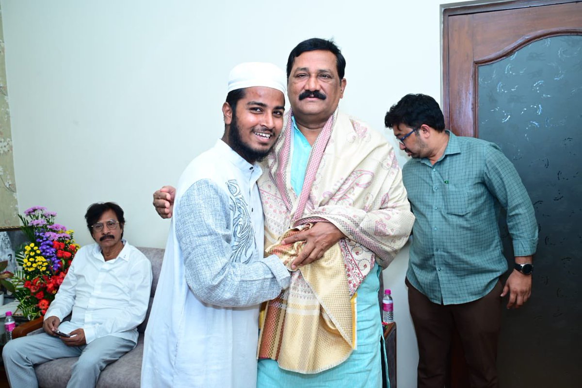 MdimrAN_TDP's tweet photo. Wished a birthday greetings to Unstoppalbe double Hattrick Leader former Minister and present Bheemli MLA SHRI GANTA SRINIVAS RAO JI ON HIS BIRTHDAY EVE https://t.co/fp6IlhBUrT
