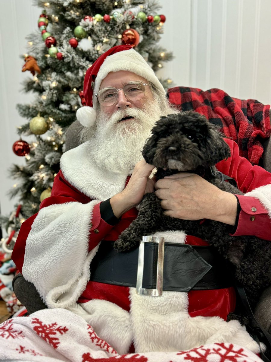 There’s still an hour and a half left to come see Santa!! Top Dog Pet Boutique - 900 Mansell Rd, Roswell. We’ll be here till 3:00!
