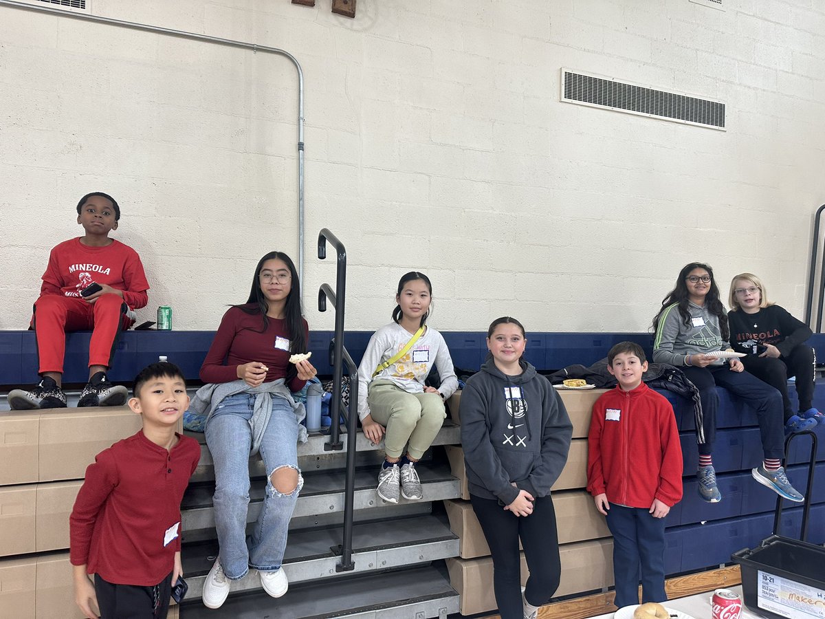 Ms. Deninno👩🏼‍💻👾 tweet media