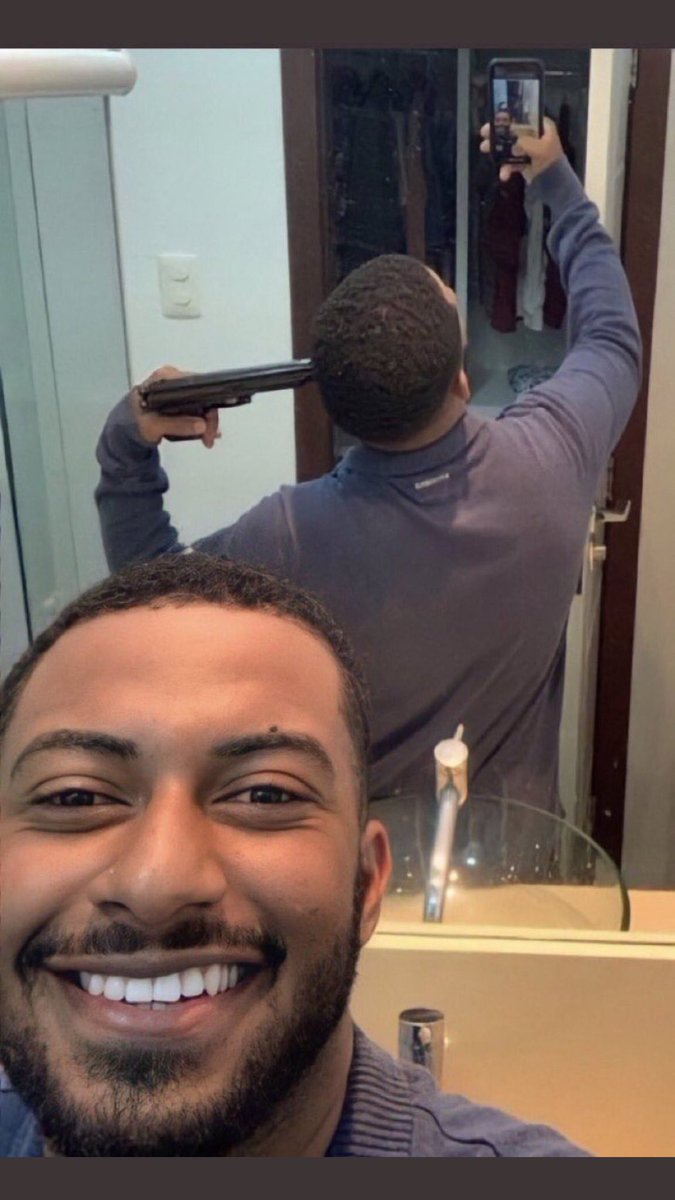 MohreZz_'s tweet photo. Kameto qui doit faire le mec content pour Prime #DTRFight https://t.co/sFYKUCbPQA
