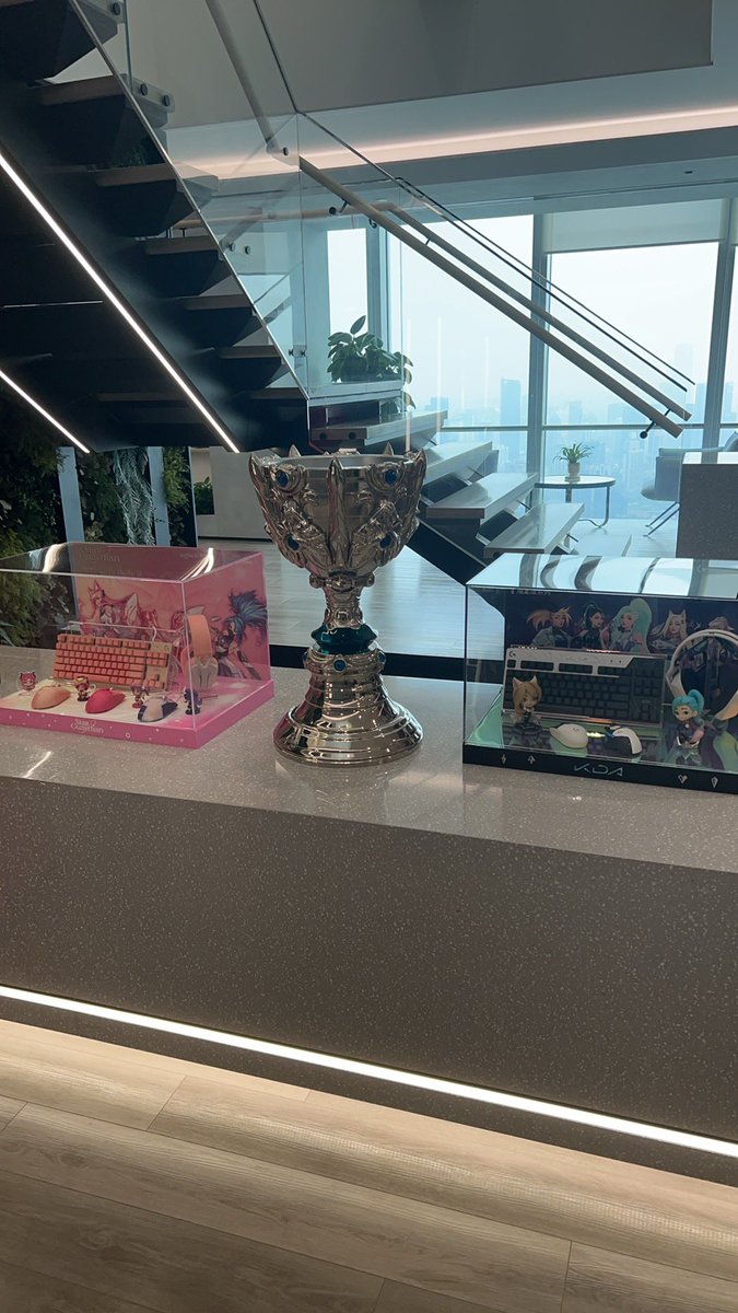 Went Shanghai riot to do content🥰