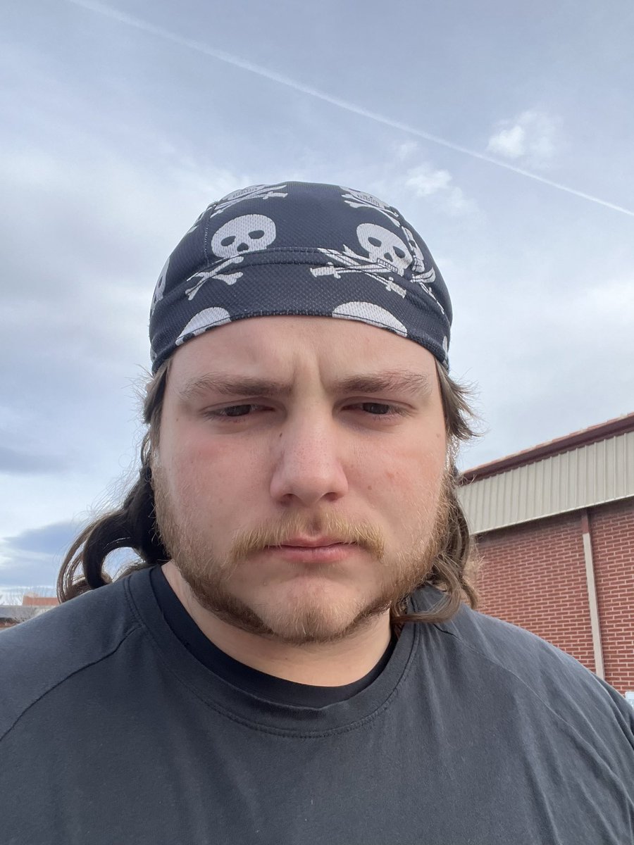 TheOGBigChris's tweet photo. Week 12.   Senior year 
Pregame face - oh yeah
Pre game pace - spot on
Barring any upper seed losses, most likely last run out of tunnel at home
It’s been such a great 4 years.  Let’s keep this ride going and get to the semis! https://t.co/Jo32yysuVW