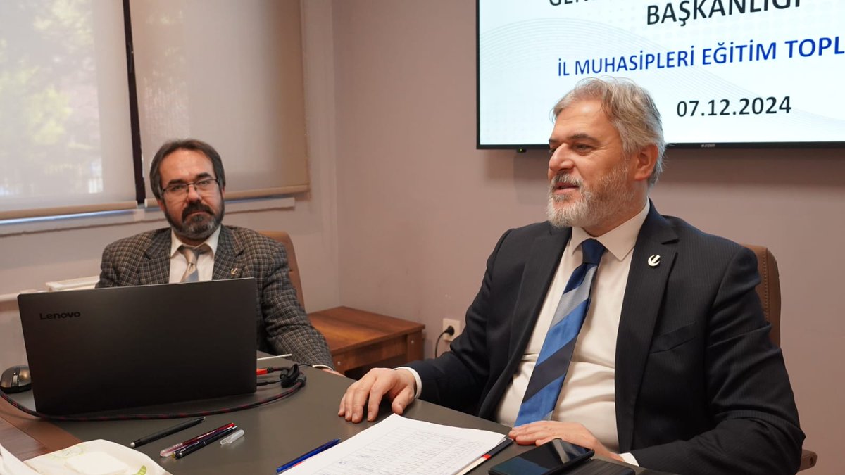 MehmedAltinoz's tweet photo. Genel Merkez Mali İşler Başkanlığı olarak, İl muhasiplerimiz ile eğitim programlarımız devam ediyor. Başkanlarımız konularında liyakatli, samimi ve özverili bir çalışma programı ile çalışıyorlar. Sağolsunlar, varolsunlar. Rabbim bizlere en hayırlı hizmetleri yapmayı nasip etsin inşallah.