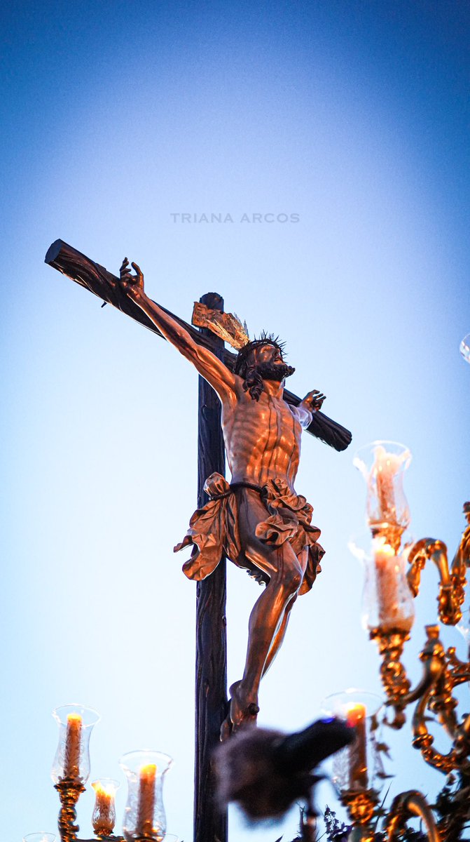 📸 <a href="/HdadCachorro/">El Cachorro</a> por el Puente de Triana

<a href="/SevillaEnHora/">Sevilla En Hora</a> 
#IICongresoHdadesSevilla #MagnaSevilla