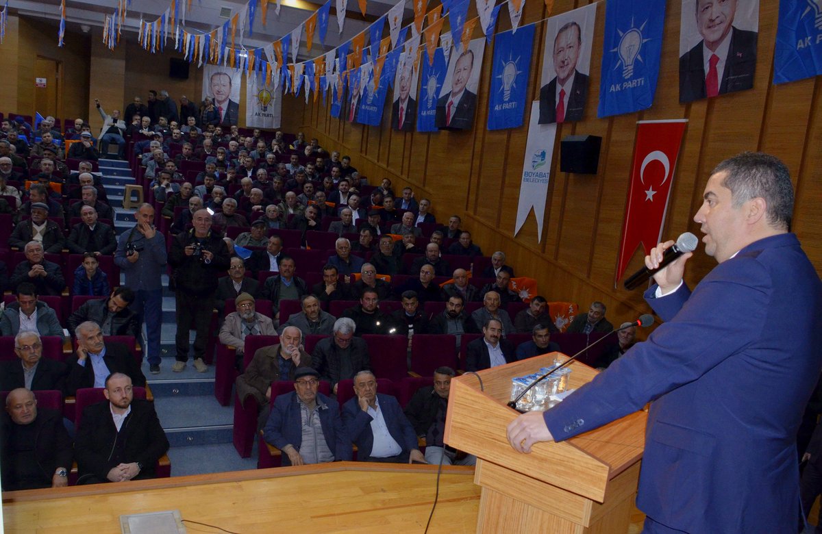 UgurGiresun's tweet photo. 📍 BOYABAT 
Bismillah diyerek çıktığımız ilçelerimizdeki 8. Olağan Kongre sürecimizi #Boyabat İlçe Kongremizle tamamladık.

İlçe Başkanlığına seçilen değerli kardeşim Sefa Semih Erol ve yönetimine başarılar diliyorum.

Görevi devreden değerli başkanımız Kadir Çok'a ve yönetimine yaptığı çalışmalardan dolayı teşekkür ediyorum.

Heyecanın, dava bilincinin, vefanın hiç eksilmediği kongre sürecimizin bayram havasında geçmesine vesile olan teşkilat üyelerimize ve partimize gönül vermiş tüm dava arkadaşlarımıza ayrıca yürekten teşekkür ediyor şükranlarımı sunuyorum.

Güçlü kadrolarla tam yol ileri...💪
@RTErdogan @Akparti @erkankandemir #sinop