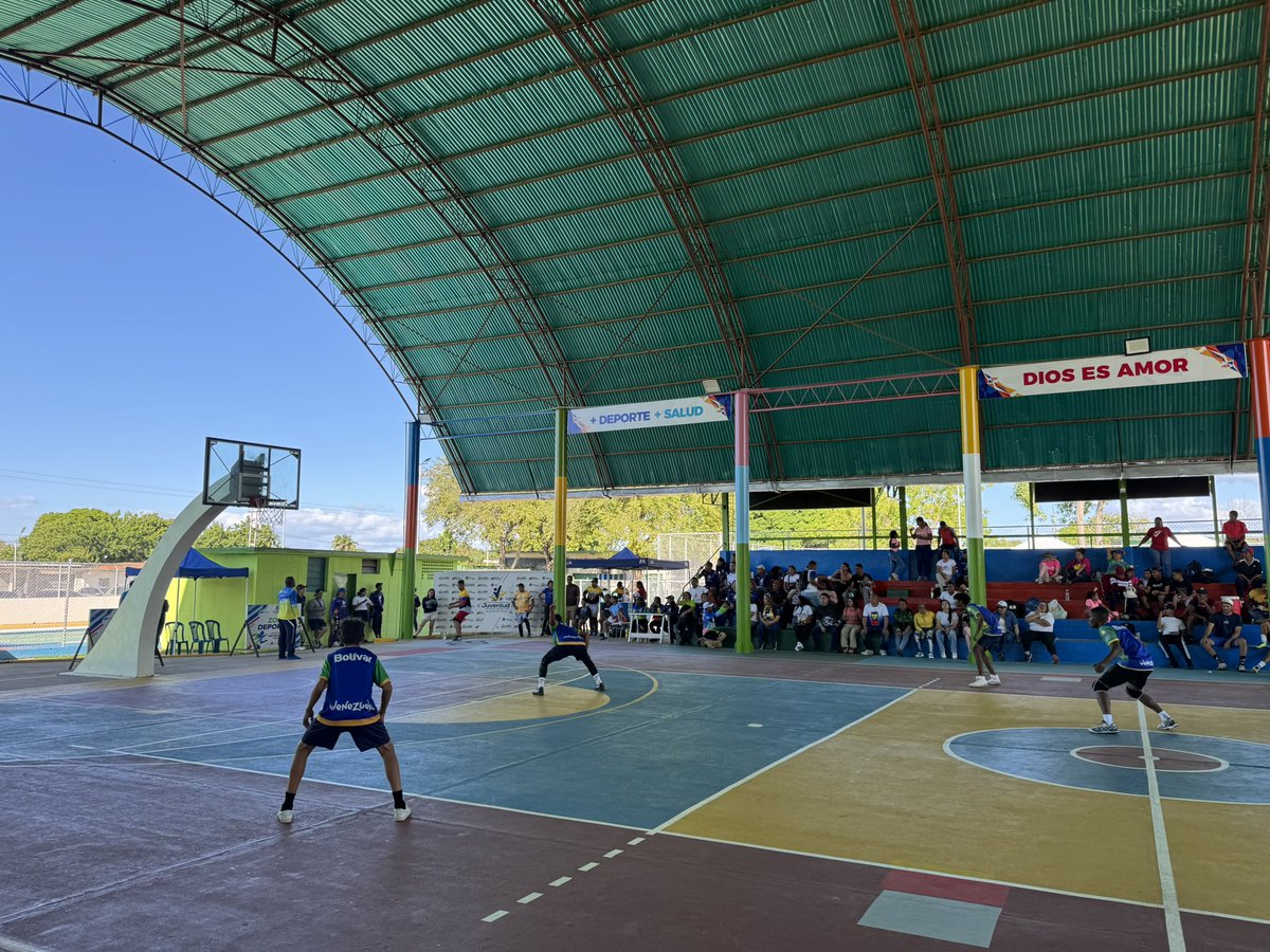 Damos la bienvenida a nuestro <a href="/comandosergioh/">Sergio Hernandez</a> a los espacios del Parque Bolívar, sede de <a href="/imjuderaocbo/">ImjuderaoCBO</a>, donde se desarrolla el Torneo de Béisbol Five. Una extraordinaria actividad para los amantes del deporte en Ciudad Bolívar.
