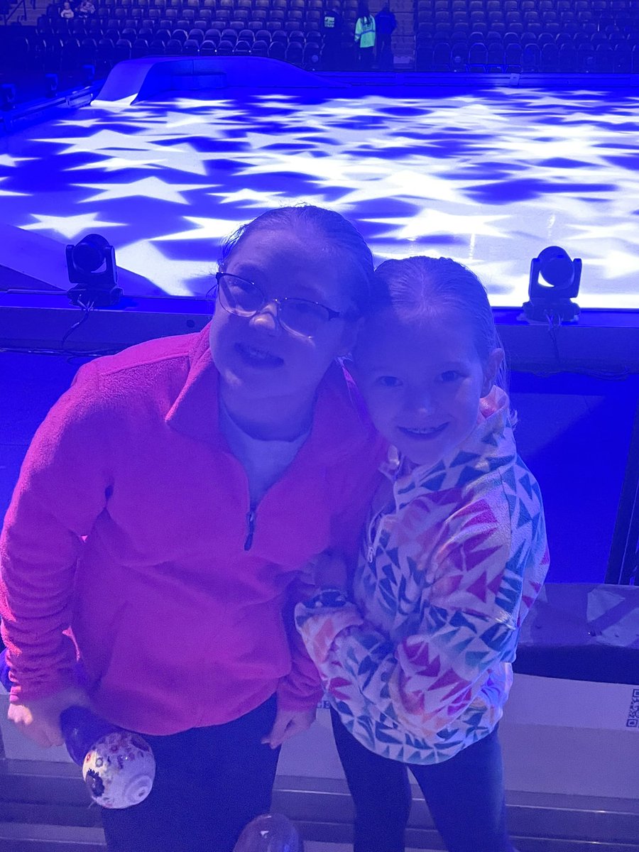 plmackley's tweet photo. #DisneyOnIce https://t.co/fqJ48Ngjun