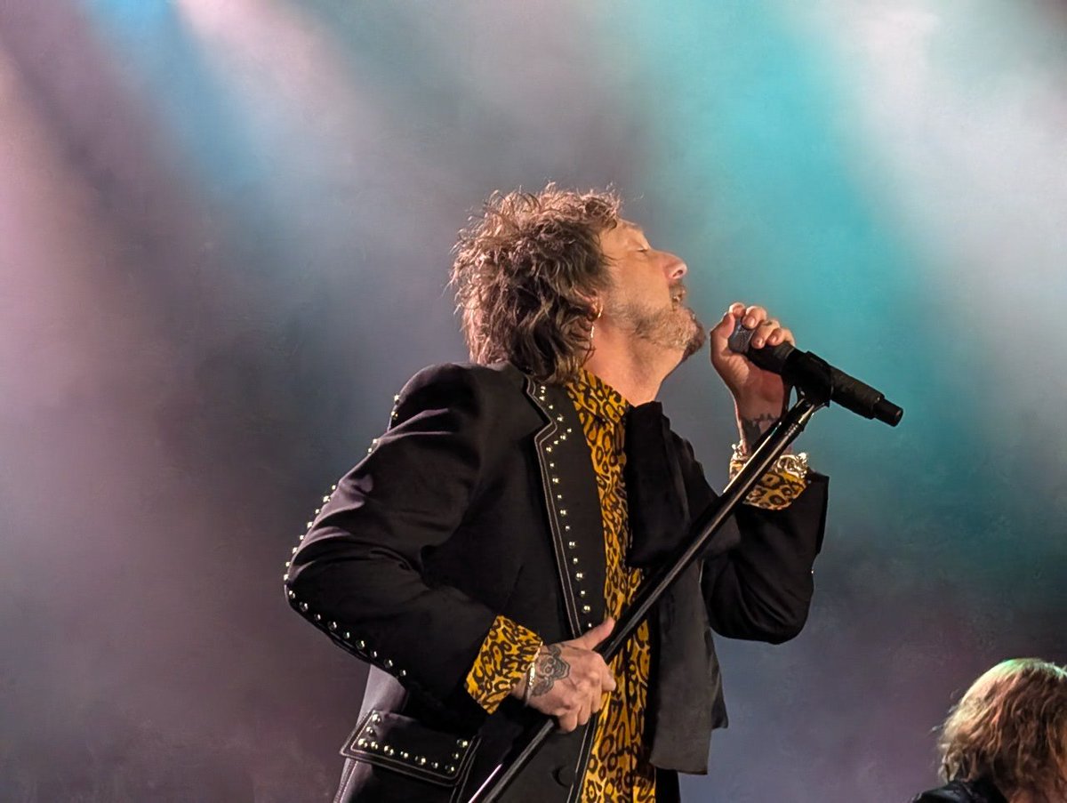 Jim in Coachella 🎶 ⛳ tweet media