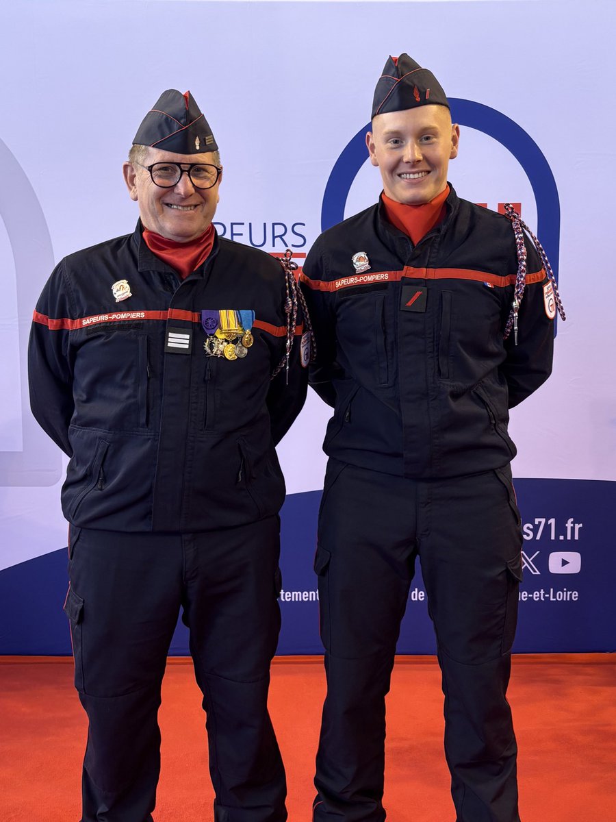 maxencediry's tweet image. #Cérémonie

Très heureux d’avoir reçu des mains de mon père @PhilippeDiry l’insigne « d’animateur de jeunes sapeurs-#pompiers » à l’occasion de la #SainteBarbe, fête de la sainte patronne des sapeurs-pompiers 👨🏼‍🚒