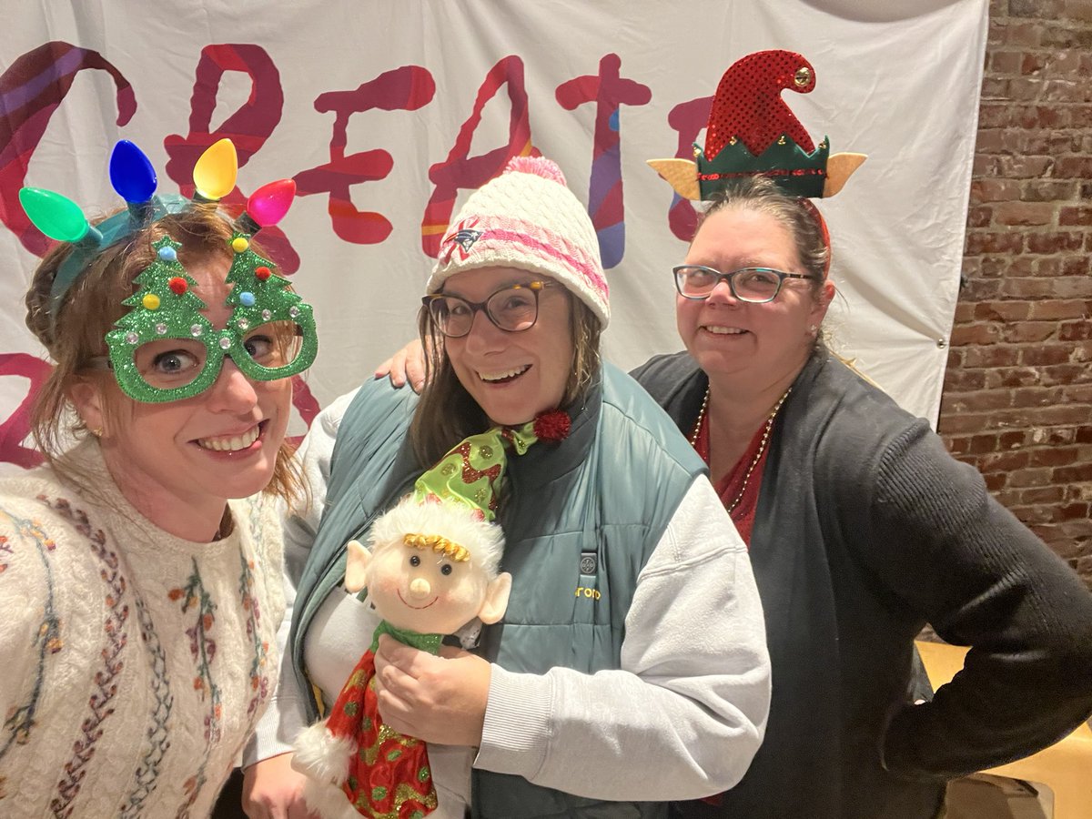 rlfreedm's tweet image. The Dedham stroll was a complete success. Thanks to everyone who came to #createbravely with us at #tlcstudios @fablepaul @peterhreynolds