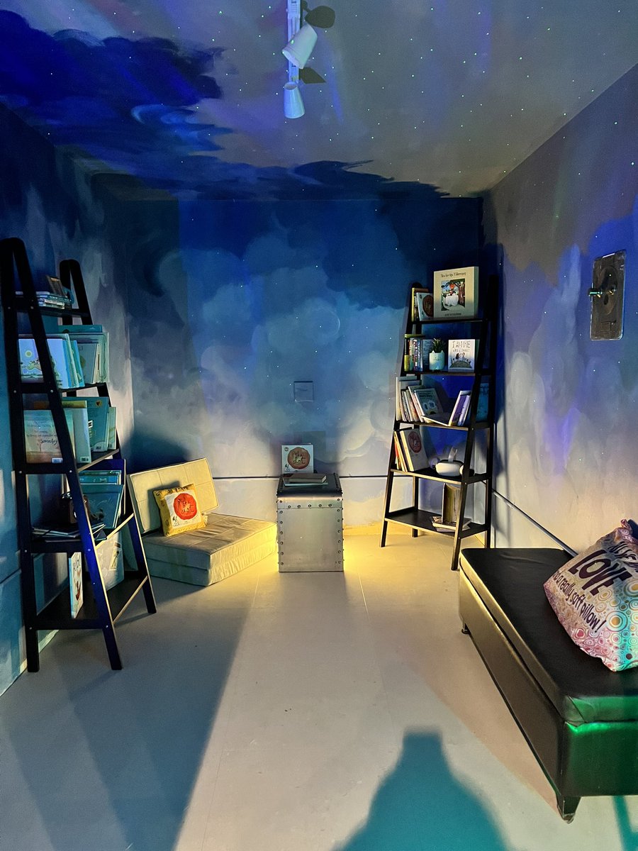 rlfreedm's tweet image. The Dedham stroll was a complete success. Thanks to everyone who came to #createbravely with us at #tlcstudios @fablepaul @peterhreynolds