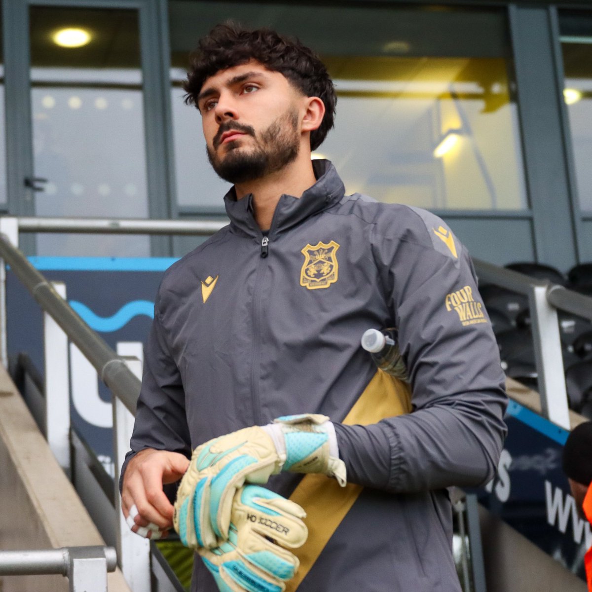 Wrexham_AFC's tweet image. The GKs 🧤

🔴⚪️ #WxmAFC