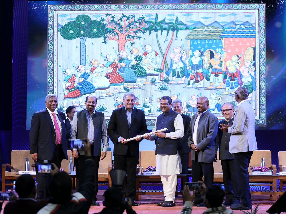 dpradhanbjp's tweet photo. An immense honour to be among the @XLRIJamshedpur family to be a part of the concluding function of the year-long platinum jubilee celebrations. 

Congratulate XLRI on a glorious 75 years. It has been a light post in the field of management education and has made unparalleled contributions to nation-building. Also, extend my heartiest compliments to the visionary alumni who were honoured for their outstanding achievements.