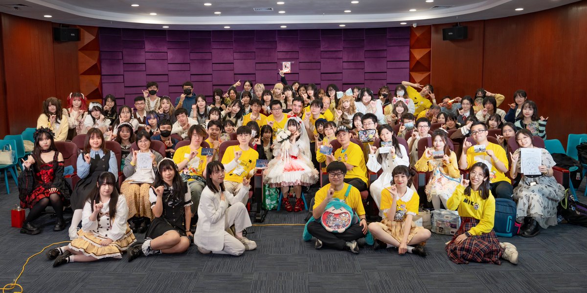miko02xxx's tweet photo. MIKO ONE-MAN in 広州🇨🇳
中国10周年イベント、無事成功しました✨
たくさん踊ってたくさんみんなの笑顔を
見れて本当に幸せでした~(*´ᵕ`*)੭💗
日本からきてくれた人たちもありがとう❣️
みこは幸せものです🐣♡ https://t.co/bXcFrqB4Ol