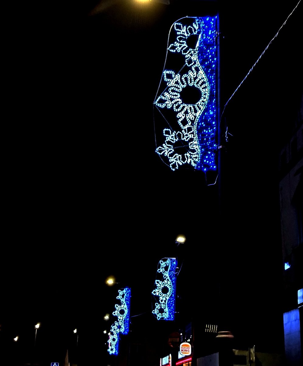 Mr_SanGar93's tweet photo. Motivos de farola de la Navidad de Móstoles 2024-2025, instalados por Iluminaciones C. Plaza. #iluminación #alumbrado #navidad #Mostoles #lucesdenavidad #luces #alumbradonavideño #Christmas #citylights #lucesnavidad #mostolescity #chritmaslights #feliznavidad https://t.co/5hS1L28KHz