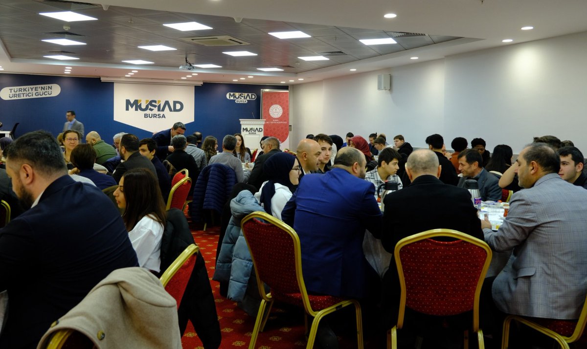 Meslek Liseleri Hamilik Projesi kapsamında, Bursa İl Milli Eğitim Müdürümüz Dr. Ahmet Alireisoğlu ile birlikte değerli meslek lisesi öğretmenleri ve öğrencilerimizi, Başkanımız Alparslan Şenocak ve Sektör Kurulları Başkanımız Halil Atalay’ın da katılımlarıyla şubemizde ağırladık.