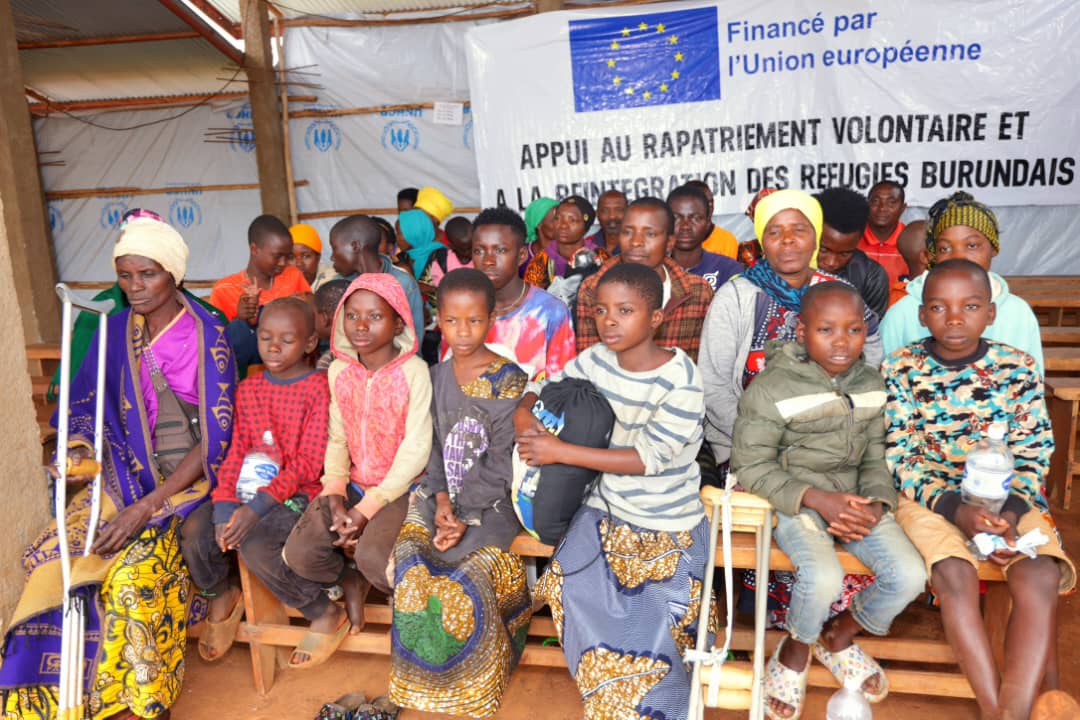 RTNBurundi's tweet image. Accueil de 47 rapatriés issus de 16 ménages  en provenance du camp de #Nduta en #Tanzanie, ce 05 décembre 2024 à la  frontière  #Mugina,  en commune Mabanda de la province Makamba, dans le cadre  du rapatriement  volontaire et réintégration des réfugiés au Burundi.