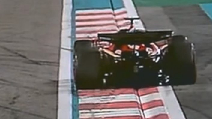 f1multiviewer's tweet photo. OUT vs IN, according to the FIA stewards

#F1 #AbuDhabiGP https://t.co/nElDlk65mo