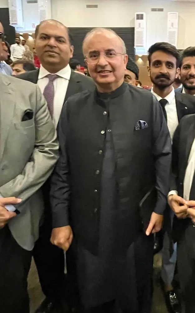 Bakhtt_PTI's tweet photo. ظلم اور ناانصافی کے خلاف  آواز اٹھاتا رہوں گا۔۔استعفی نہیں دوں گا
جسٹس منصور علی شاہ https://t.co/hdIB8W8lMl