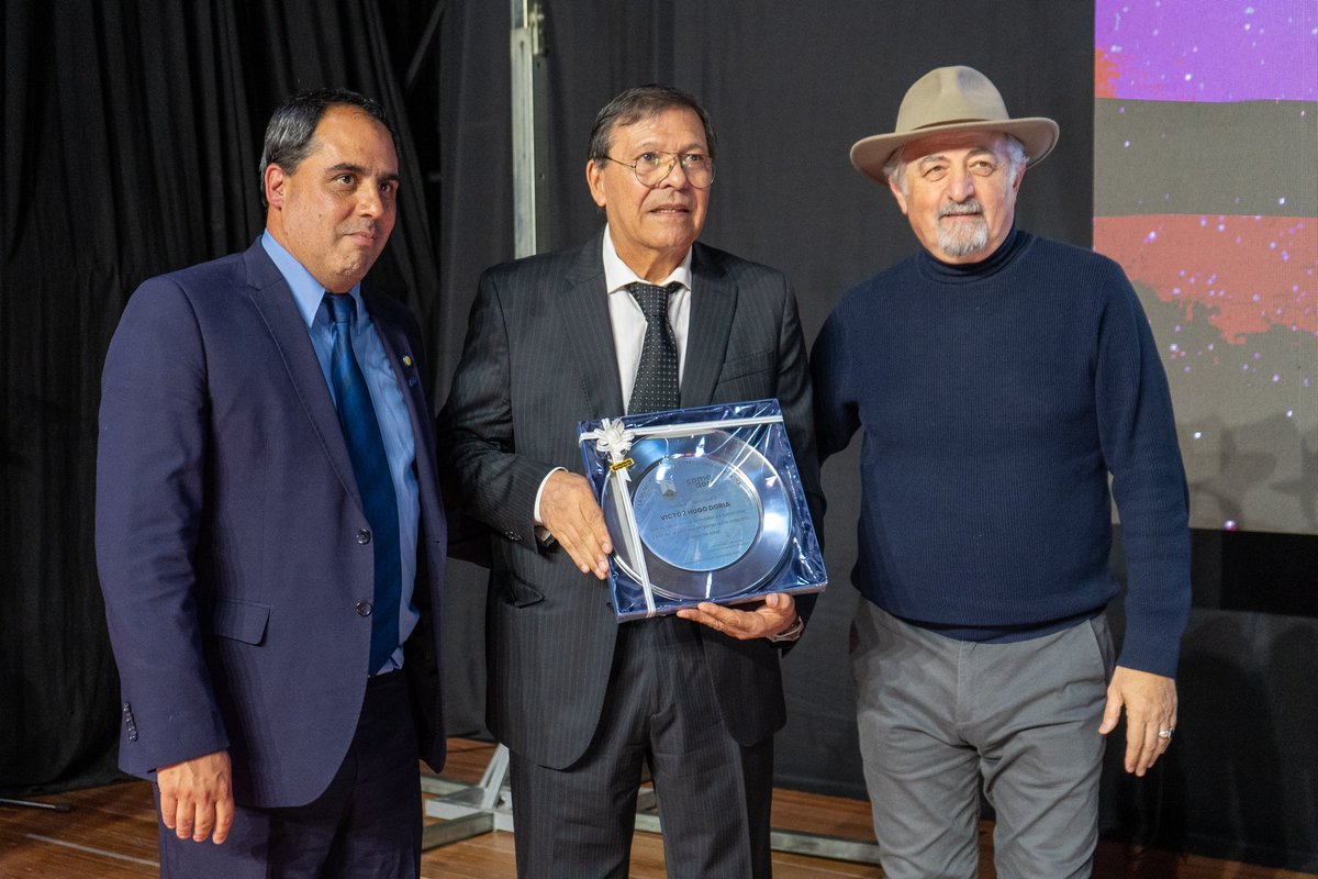otharmach's tweet photo. Nuestra ciudad vivió una noche llena de emoción en los premios @PdCampeon 🏆

Más de 30 deportistas locales fueron reconocidos por sus logros durante el 2024 y por poner en alto el nombre de #Comodoro a nivel mundial.

Felicitaciones a todos los galardonados. ¡Vamos por más! 🤠 https://t.co/G5I5ogF1KT