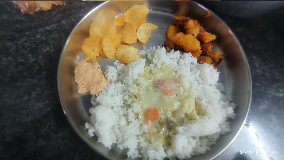 sathyate's tweet photo. @sftmumbai @sftmumbai chef find the name of this dish 😋 https://t.co/belXR18bLn