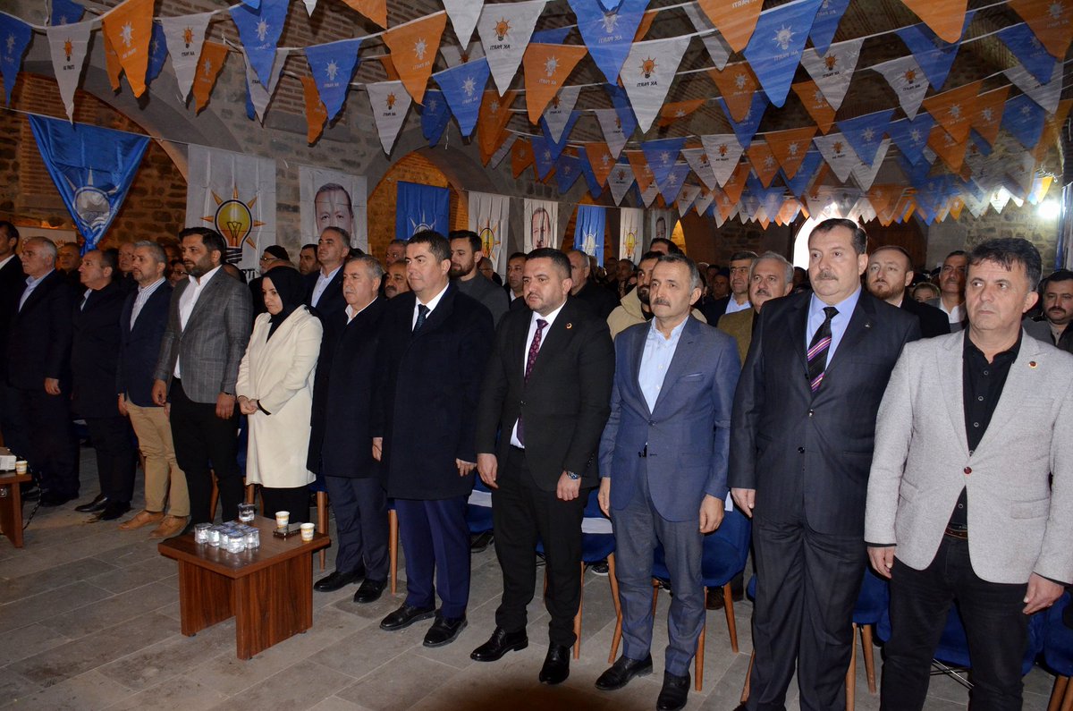 UgurGiresun's tweet photo. 📍DURAĞAN 

Teşkilatımızın yoğun katılımları ile #Durağan 8. Olağan İlçe Kongremizi Tarihi Durakhan'da gerçekleştirdik.

Görevi devreden değerli kardeşim Murat Emiroğlu'na ve yönetimine yaptığı çalışmalardan dolayı teşekkür eder, yeni seçilen İlçe Başkanımız Hüseyin Dede ve yönetimine başarılar dilerim.

Coşkumuz, heyecanımız, enerjimizle her geçen gün gücümüze güç katıyoruz.

Hayırlı olsun.
@Akparti @erkankandemir #sinop