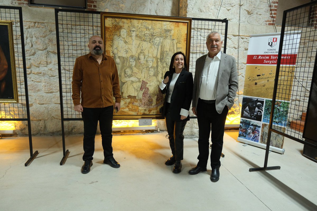 Türkiye Jokey Kulübü tarafından düzenlenen “At, At Sevgisi ve At Yarışı” temalı 12. Resim Yarışması Sergisi'ni ziyaret ettik.