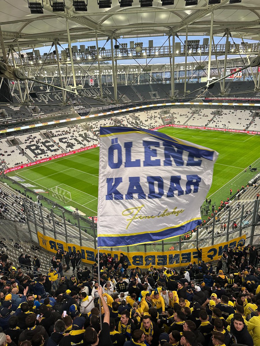 gencfborg's tweet photo. Tüpraş stadyumunda yerimizi aldık.

📍Tüpraş Stadyumu

#GençFenerbahçeliler https://t.co/Id0bMSNPFK