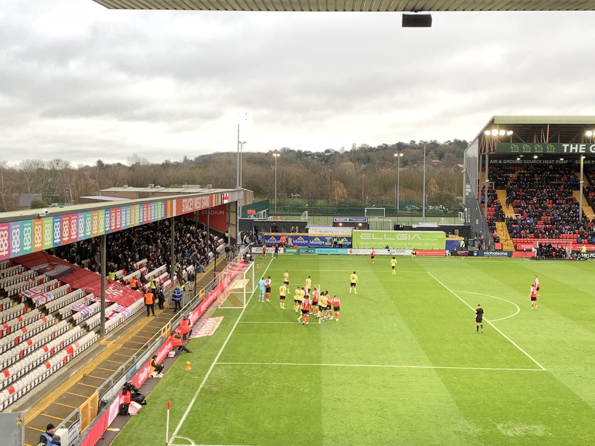 KKennealey's tweet photo. Lincoln City 0-0 Charlton Athletic
The early kick-off curse continues with another goalless encounter. In a drab affair largely affected by wind, both sides could only muster a single shot on target.
#WeAreImps | #Imps | #ImpsAsOne | #LINCHA | #cafc https://t.co/gqGu843MtR