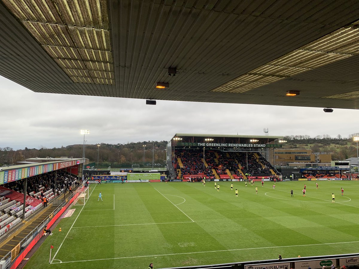 KKennealey's tweet photo. Lincoln City 0-0 Charlton Athletic
The early kick-off curse continues with another goalless encounter. In a drab affair largely affected by wind, both sides could only muster a single shot on target.
#WeAreImps | #Imps | #ImpsAsOne | #LINCHA | #cafc https://t.co/gqGu843MtR