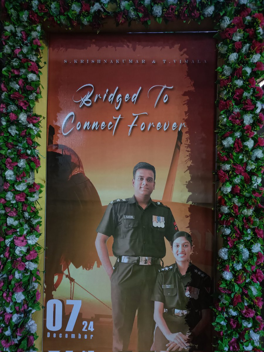 Javidmj4u's tweet photo. Spotted this beautiful wedding while traveling! Two Indian Army officers, S. Krishnakumar and T. Vimala, have started their journey together. Though I don't know them personally, sending them my heartfelt wishes for a lifetime of joy and togetherness. 💐💖

#IndianArmy  #Love https://t.co/z7qi2Q2pVU