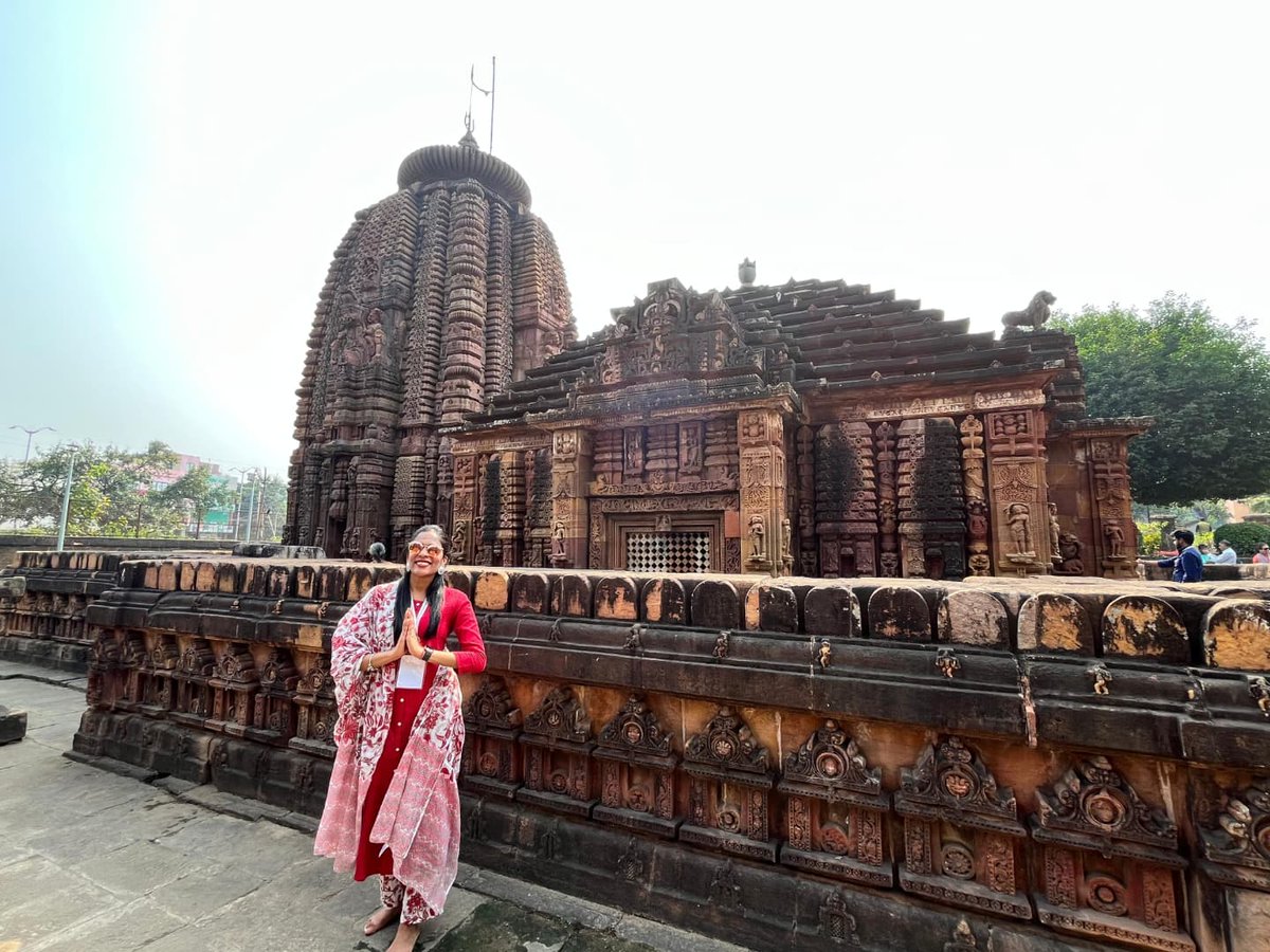 diaspora_india's tweet photo. Participants of the #79KIP had an enriching experience exploring Odisha's rich #culturalheritage with visits to Kalabhoomi, the state's crafts museum and the iconic Mukteshwar Temple in Bhubaneswar. A perfect blend of tradition, art and history.
#KnowIndiaProgramme #ExploreOdisha https://t.co/STEkJEwQP6