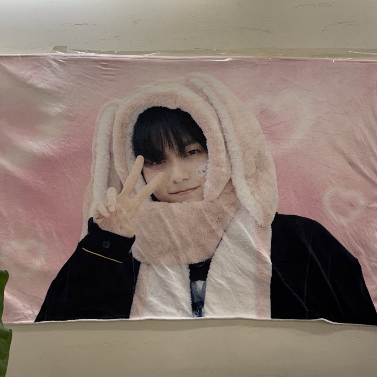#사랑이라부르는것

럭드가 개꿀잼

액자 살까 백번 고민

싸인앨범 정말 뽑고싶었어

아, 담요 주문해야 하는데