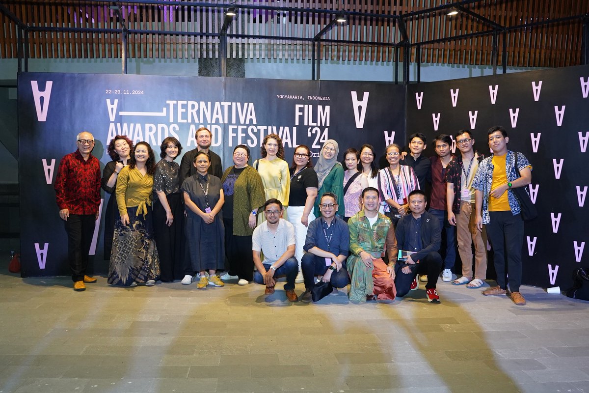 The selection committee of the <a href="/inDrive/">inDrive</a> Alternativa Film Awards and Festival 2024, Indonesia, for both shorts and feature lengths, coming together for a group picture. 29.11.2024
#AlternativaFilmAwards