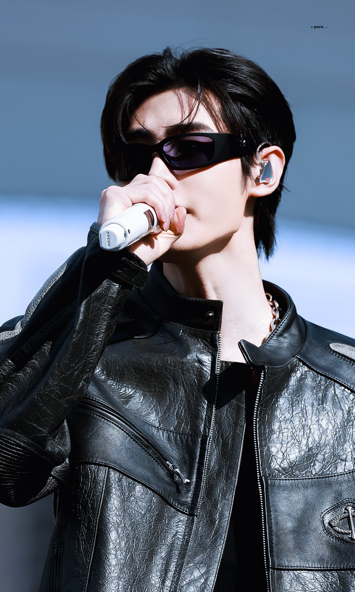 #HAPPY_SUNGHOON_DAY
#훈훈한_훈자님_생일이야
#엔진의_겨울은_얼음왕자가_책임진다