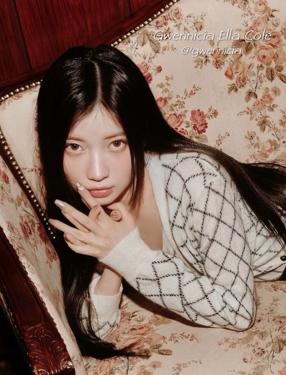 <a href="/portherias/">🌅</a> ⠀

thank you for the past three weeks—

ella’s story will not stop here but i’ll be more active in another acc. if anyone would like to stay friends with me, please leave your trace by retweeting this tweet and i’ll reach out to you.

see ya..👋🏻

love, 
ella cole🩷

⠀